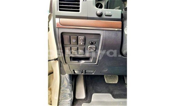 Buy Import Toyota Land Cruiser White Car in Import - Dubai in Central Kenya Buy Import Toyota Land Cruiser White Car in Import - Dubai in Central Kenya