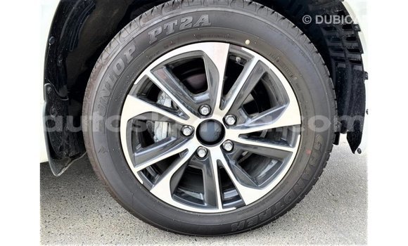 Buy Import Toyota Land Cruiser White Car in Import - Dubai in Central Kenya Buy Import Toyota Land Cruiser White Car in Import - Dubai in Central Kenya