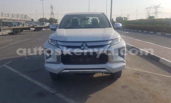 Nunua Imported Mitsubishi L200 Nyeupe Gari ndani ya Import - Dubai nchini Kati Kenya Nunua Imported Mitsubishi L200 Nyeupe Gari ndani ya Import - Dubai nchini Kati Kenya