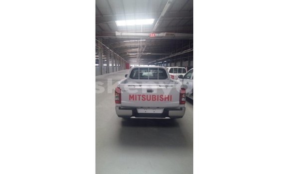 Buy Import Mitsubishi L200 White Car in Import - Dubai in Central Kenya Buy Import Mitsubishi L200 White Car in Import - Dubai in Central Kenya