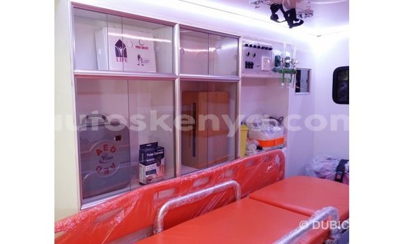 Buy Import Toyota Hiace White Car in Import - Dubai in Central Kenya Buy Import Toyota Hiace White Car in Import - Dubai in Central Kenya