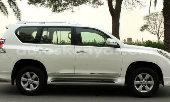 Nunua Imported Toyota Prado Nyeupe Gari ndani ya Import - Dubai nchini Kati Kenya Nunua Imported Toyota Prado Nyeupe Gari ndani ya Import - Dubai nchini Kati Kenya