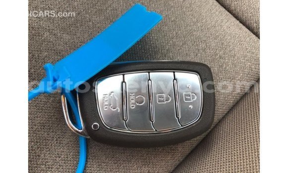 Imported Hyundai Tucson White Makiinaa iti Import - Dubai keessatti Central Kenya keessatti Imported Hyundai Tucson White Makiinaa iti Import - Dubai keessatti Central Kenya keessatti