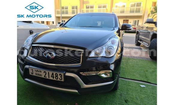 Imported Infiniti Q Black Makiinaa iti Import - Dubai keessatti Central Kenya keessatti