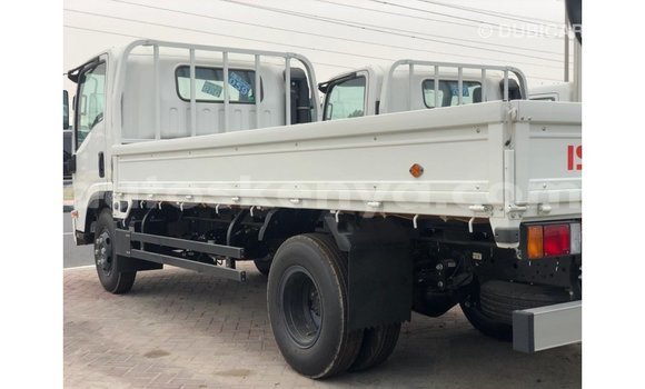 Imported Isuzu Bighorn White Netiree iti Import - Dubai keessatti Central Kenya keessatti Imported Isuzu Bighorn White Netiree iti Import - Dubai keessatti Central Kenya keessatti