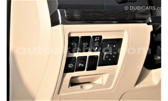 Nunua Imported Toyota Land Cruiser Nyeusi Gari ndani ya Import - Dubai nchini Kati Kenya Nunua Imported Toyota Land Cruiser Nyeusi Gari ndani ya Import - Dubai nchini Kati Kenya