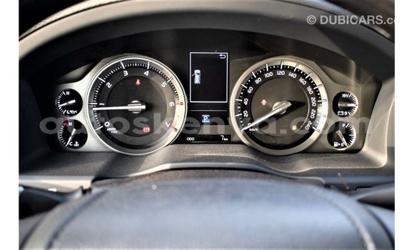 Nunua Imported Toyota Land Cruiser Nyeusi Gari ndani ya Import - Dubai nchini Kati Kenya Nunua Imported Toyota Land Cruiser Nyeusi Gari ndani ya Import - Dubai nchini Kati Kenya