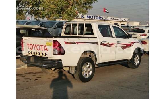 Imported Toyota Hilux White Makiinaa iti Import - Dubai keessatti Central Kenya keessatti Imported Toyota Hilux White Makiinaa iti Import - Dubai keessatti Central Kenya keessatti