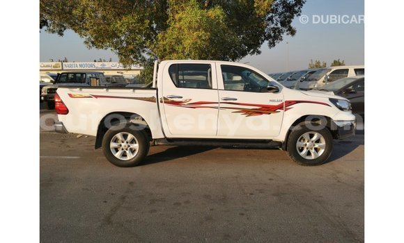 Imported Toyota Hilux White Makiinaa iti Import - Dubai keessatti Central Kenya keessatti Imported Toyota Hilux White Makiinaa iti Import - Dubai keessatti Central Kenya keessatti