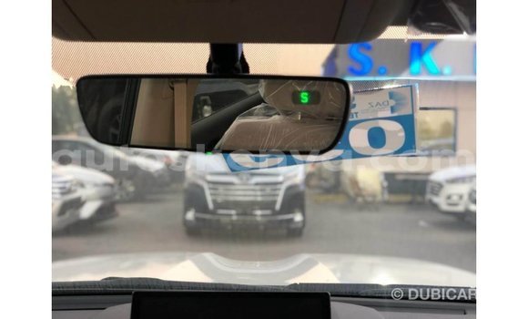 Nunua Imported Toyota Land Cruiser Nyeupe Gari ndani ya Import - Dubai nchini Kati Kenya Nunua Imported Toyota Land Cruiser Nyeupe Gari ndani ya Import - Dubai nchini Kati Kenya