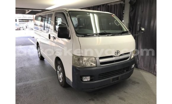 Nunua Imported Toyota Regius Nyeupe Gari ndani ya Import - Dubai nchini Kati Kenya Nunua Imported Toyota Regius Nyeupe Gari ndani ya Import - Dubai nchini Kati Kenya