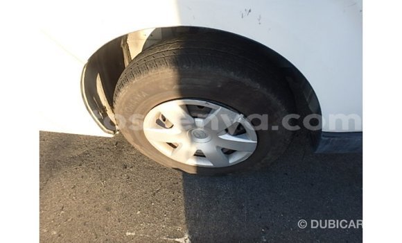 Nunua Imported Toyota Regius Nyeupe Gari ndani ya Import - Dubai nchini Kati Kenya Nunua Imported Toyota Regius Nyeupe Gari ndani ya Import - Dubai nchini Kati Kenya