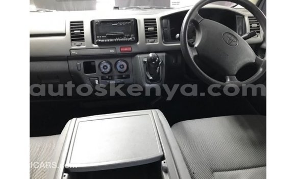 Nunua Imported Toyota Regius Nyeupe Gari ndani ya Import - Dubai nchini Kati Kenya Nunua Imported Toyota Regius Nyeupe Gari ndani ya Import - Dubai nchini Kati Kenya