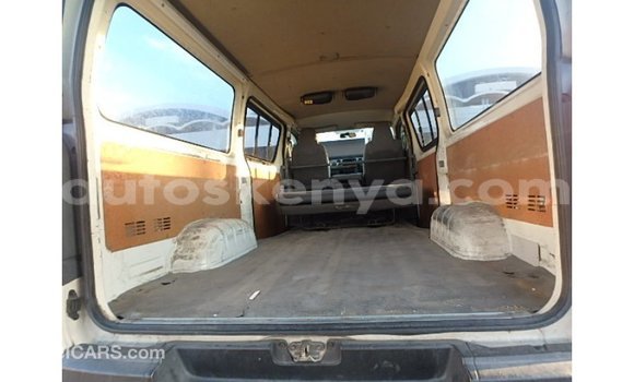 Nunua Imported Toyota Regius Nyeupe Gari ndani ya Import - Dubai nchini Kati Kenya Nunua Imported Toyota Regius Nyeupe Gari ndani ya Import - Dubai nchini Kati Kenya