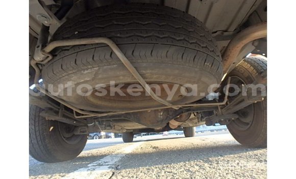 Nunua Imported Toyota Regius Nyeupe Gari ndani ya Import - Dubai nchini Kati Kenya Nunua Imported Toyota Regius Nyeupe Gari ndani ya Import - Dubai nchini Kati Kenya