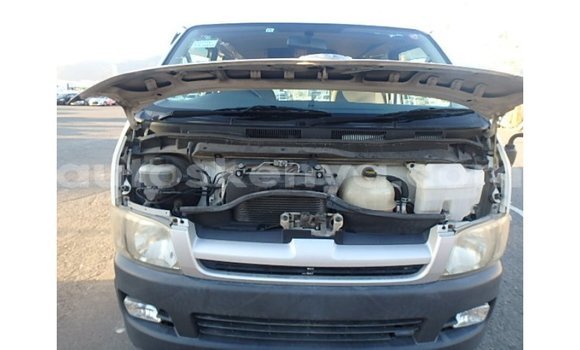 Nunua Imported Toyota Regius Nyeupe Gari ndani ya Import - Dubai nchini Kati Kenya Nunua Imported Toyota Regius Nyeupe Gari ndani ya Import - Dubai nchini Kati Kenya