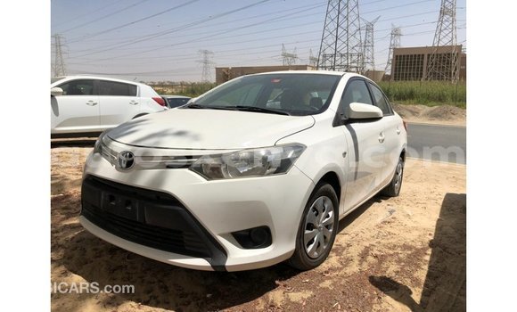 Nunua Imported Toyota Yaris Nyeupe Gari ndani ya Import - Dubai nchini Kati Kenya Nunua Imported Toyota Yaris Nyeupe Gari ndani ya Import - Dubai nchini Kati Kenya