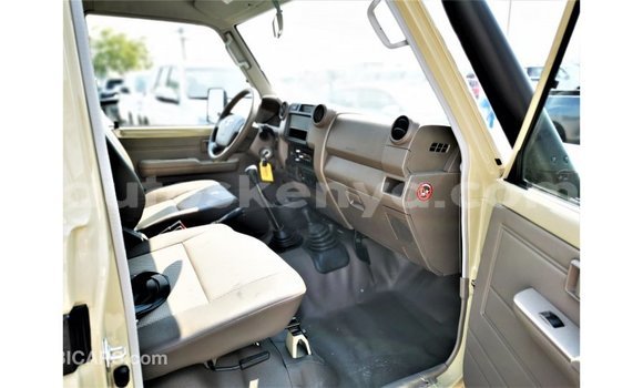 Buy Import Toyota Land Cruiser Beige Car in Import - Dubai in Central Kenya Buy Import Toyota Land Cruiser Beige Car in Import - Dubai in Central Kenya