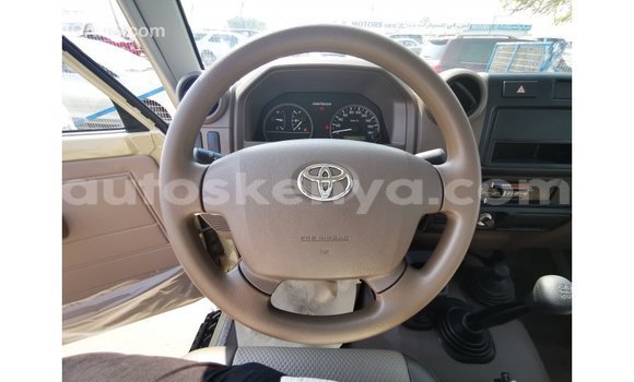 Buy Import Toyota Land Cruiser Beige Car in Import - Dubai in Central Kenya Buy Import Toyota Land Cruiser Beige Car in Import - Dubai in Central Kenya