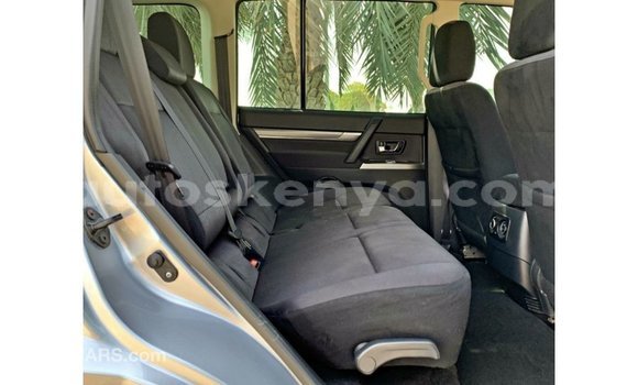 Nunua Imported Mitsubishi Pajero Nyingine Gari ndani ya Import - Dubai nchini Kati Kenya Nunua Imported Mitsubishi Pajero Nyingine Gari ndani ya Import - Dubai nchini Kati Kenya
