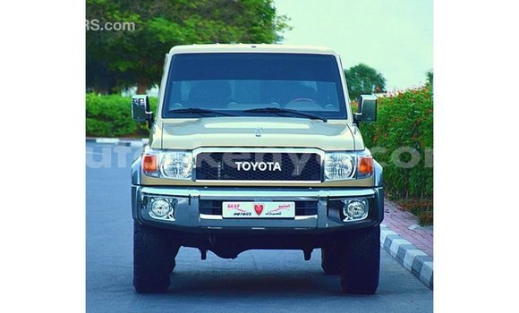 Nunua Imported Toyota Land Cruiser Beige Gari ndani ya Import - Dubai nchini Kati Kenya Nunua Imported Toyota Land Cruiser Beige Gari ndani ya Import - Dubai nchini Kati Kenya