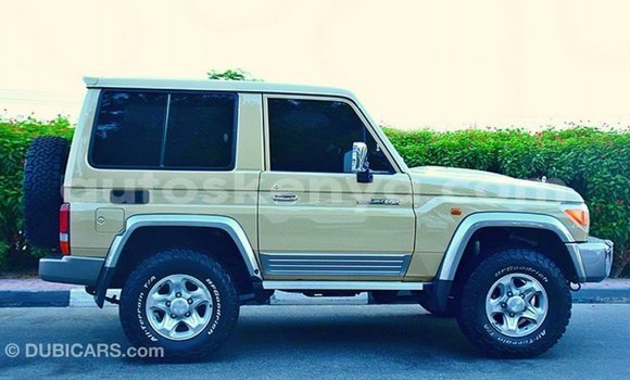 Nunua Imported Toyota Land Cruiser Beige Gari ndani ya Import - Dubai nchini Kati Kenya Nunua Imported Toyota Land Cruiser Beige Gari ndani ya Import - Dubai nchini Kati Kenya
