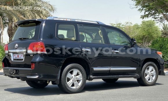 Imported Toyota Land Cruiser Black Makiinaa iti Import - Dubai keessatti Central Kenya keessatti Imported Toyota Land Cruiser Black Makiinaa iti Import - Dubai keessatti Central Kenya keessatti