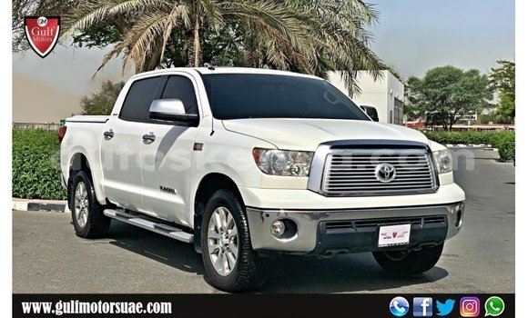 Nunua Imported Toyota Tundra Nyeupe Gari ndani ya Import - Dubai nchini Kati Kenya