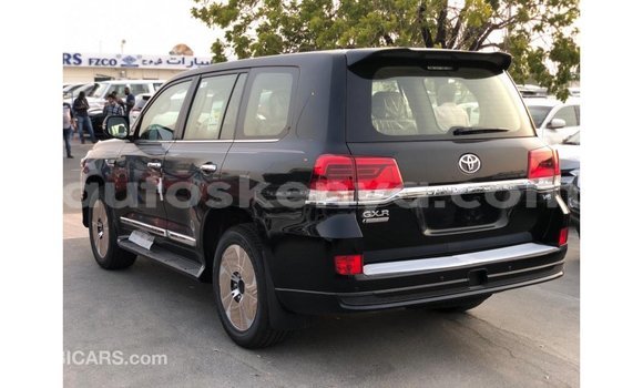 Nunua Imported Toyota Land Cruiser Nyeusi Gari ndani ya Import - Dubai nchini Kati Kenya Nunua Imported Toyota Land Cruiser Nyeusi Gari ndani ya Import - Dubai nchini Kati Kenya