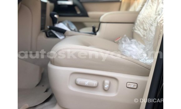 Nunua Imported Toyota Land Cruiser Nyeusi Gari ndani ya Import - Dubai nchini Kati Kenya Nunua Imported Toyota Land Cruiser Nyeusi Gari ndani ya Import - Dubai nchini Kati Kenya