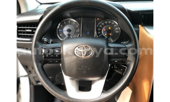 Nunua Imported Toyota Fortuner Nyeupe Gari ndani ya Import - Dubai nchini Kati Kenya Nunua Imported Toyota Fortuner Nyeupe Gari ndani ya Import - Dubai nchini Kati Kenya
