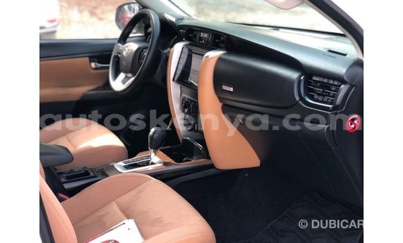 Nunua Imported Toyota Fortuner Nyeupe Gari ndani ya Import - Dubai nchini Kati Kenya Nunua Imported Toyota Fortuner Nyeupe Gari ndani ya Import - Dubai nchini Kati Kenya