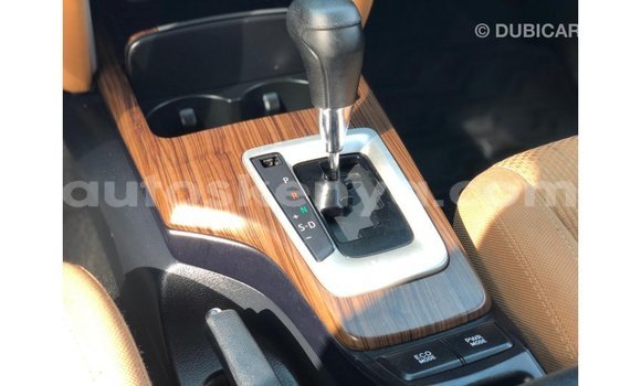 Nunua Imported Toyota Fortuner Nyeupe Gari ndani ya Import - Dubai nchini Kati Kenya Nunua Imported Toyota Fortuner Nyeupe Gari ndani ya Import - Dubai nchini Kati Kenya