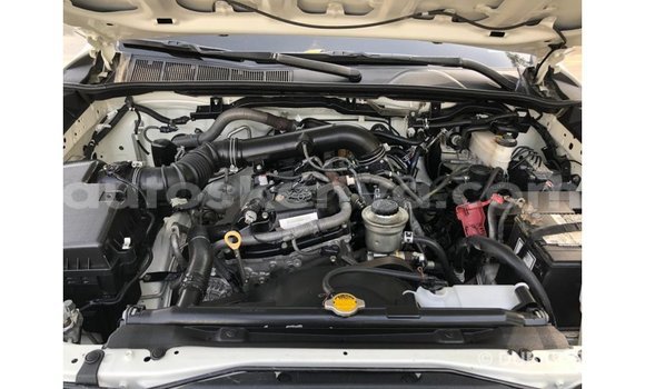 Nunua Imported Toyota Fortuner Nyeupe Gari ndani ya Import - Dubai nchini Kati Kenya Nunua Imported Toyota Fortuner Nyeupe Gari ndani ya Import - Dubai nchini Kati Kenya