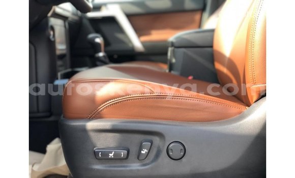 Nunua Imported Toyota Prado Nyeusi Gari ndani ya Import - Dubai nchini Kati Kenya Nunua Imported Toyota Prado Nyeusi Gari ndani ya Import - Dubai nchini Kati Kenya