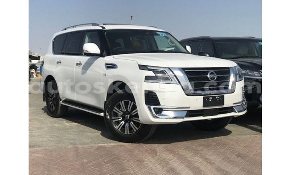 Imported Nissan Patrol White Makiinaa iti Import - Dubai keessatti Central Kenya keessatti Imported Nissan Patrol White Makiinaa iti Import - Dubai keessatti Central Kenya keessatti