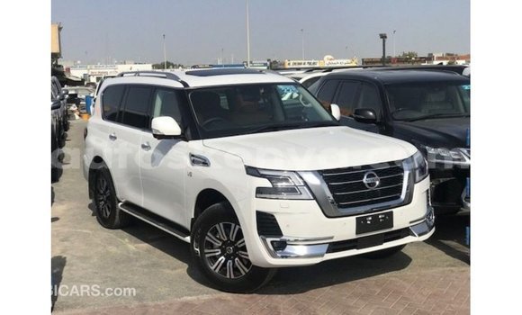 Imported Nissan Patrol White Makiinaa iti Import - Dubai keessatti Central Kenya keessatti Imported Nissan Patrol White Makiinaa iti Import - Dubai keessatti Central Kenya keessatti