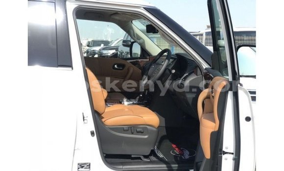 Imported Nissan Patrol White Makiinaa iti Import - Dubai keessatti Central Kenya keessatti Imported Nissan Patrol White Makiinaa iti Import - Dubai keessatti Central Kenya keessatti