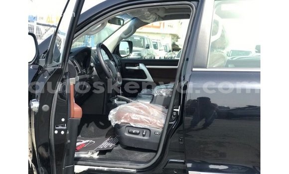Nunua Imported Toyota Land Cruiser Nyeusi Gari ndani ya Import - Dubai nchini Kati Kenya Nunua Imported Toyota Land Cruiser Nyeusi Gari ndani ya Import - Dubai nchini Kati Kenya