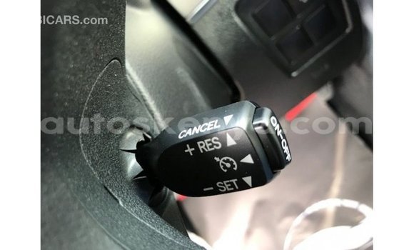 Nunua Imported Toyota Land Cruiser Nyeusi Gari ndani ya Import - Dubai nchini Kati Kenya Nunua Imported Toyota Land Cruiser Nyeusi Gari ndani ya Import - Dubai nchini Kati Kenya