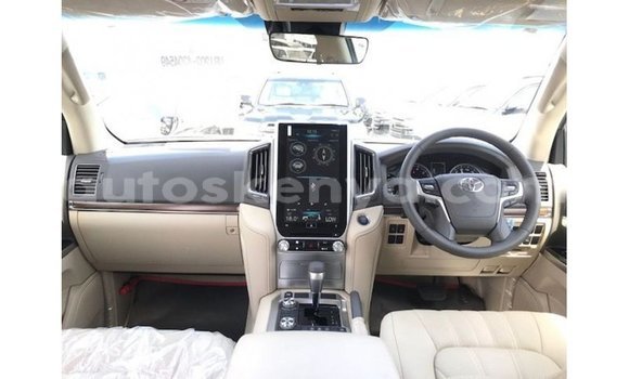Nunua Imported Toyota Land Cruiser Nyeusi Gari ndani ya Import - Dubai nchini Kati Kenya Nunua Imported Toyota Land Cruiser Nyeusi Gari ndani ya Import - Dubai nchini Kati Kenya