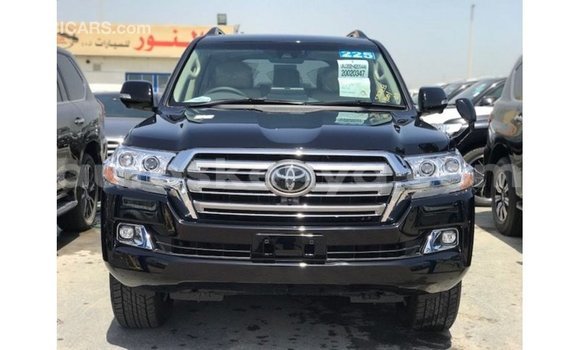 Nunua Imported Toyota Land Cruiser Nyeusi Gari ndani ya Import - Dubai nchini Kati Kenya Nunua Imported Toyota Land Cruiser Nyeusi Gari ndani ya Import - Dubai nchini Kati Kenya