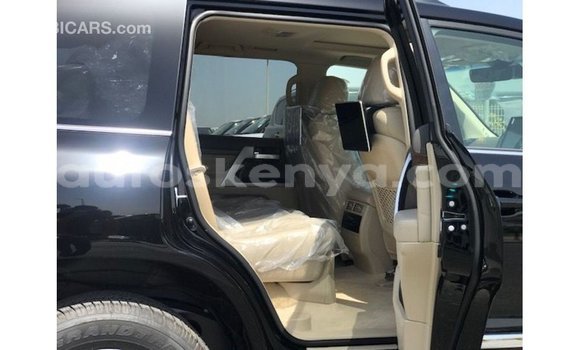 Nunua Imported Toyota Land Cruiser Nyeusi Gari ndani ya Import - Dubai nchini Kati Kenya Nunua Imported Toyota Land Cruiser Nyeusi Gari ndani ya Import - Dubai nchini Kati Kenya