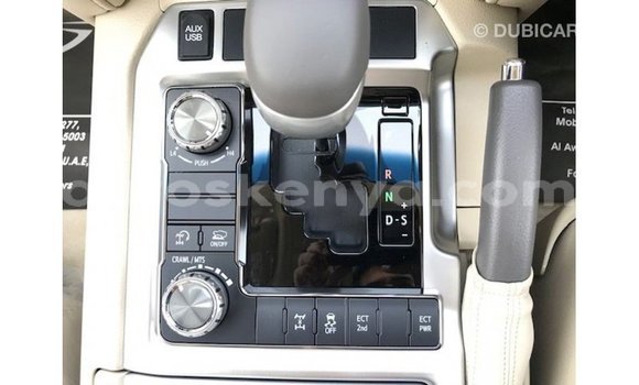 Nunua Imported Toyota Land Cruiser Nyeusi Gari ndani ya Import - Dubai nchini Kati Kenya Nunua Imported Toyota Land Cruiser Nyeusi Gari ndani ya Import - Dubai nchini Kati Kenya