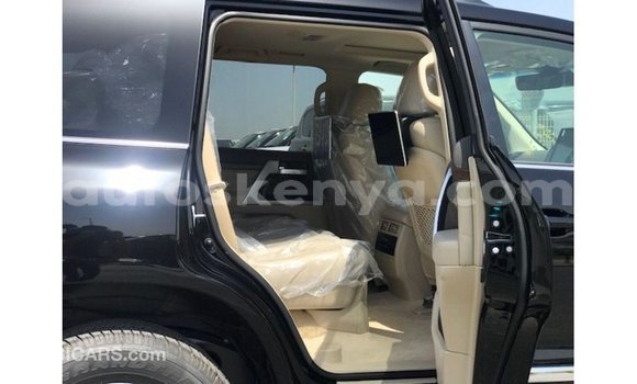 Nunua Imported Toyota Land Cruiser Nyeusi Gari ndani ya Import - Dubai nchini Kati Kenya Nunua Imported Toyota Land Cruiser Nyeusi Gari ndani ya Import - Dubai nchini Kati Kenya