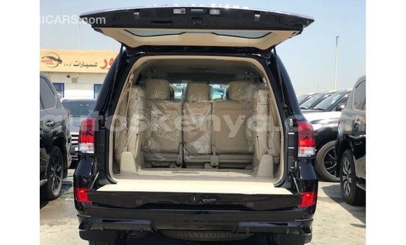Nunua Imported Toyota Land Cruiser Nyeusi Gari ndani ya Import - Dubai nchini Kati Kenya Nunua Imported Toyota Land Cruiser Nyeusi Gari ndani ya Import - Dubai nchini Kati Kenya
