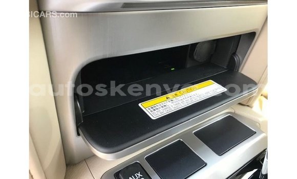 Nunua Imported Toyota Land Cruiser Nyeusi Gari ndani ya Import - Dubai nchini Kati Kenya Nunua Imported Toyota Land Cruiser Nyeusi Gari ndani ya Import - Dubai nchini Kati Kenya
