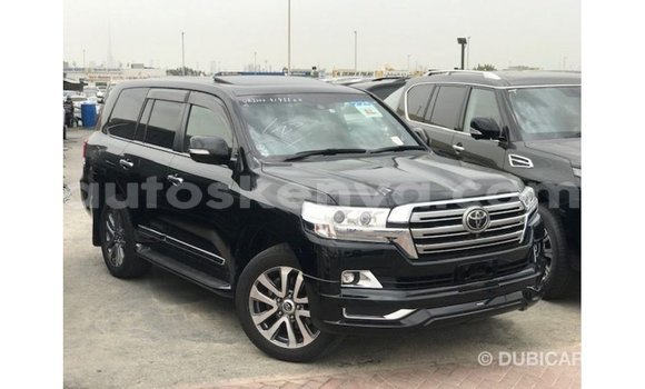 Nunua Imported Toyota Land Cruiser Nyeusi Gari ndani ya Import - Dubai nchini Kati Kenya Nunua Imported Toyota Land Cruiser Nyeusi Gari ndani ya Import - Dubai nchini Kati Kenya