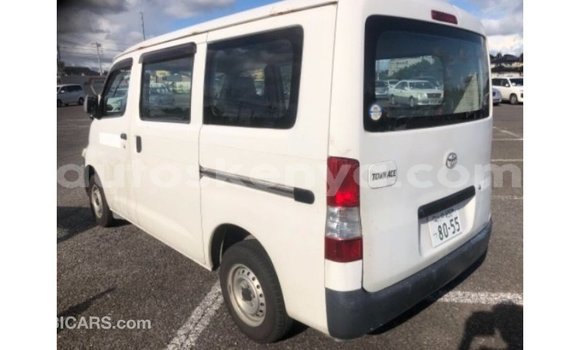 Nunua Imported Toyota Ade Nyeupe Lori ndani ya Import - Dubai nchini Kati Kenya Nunua Imported Toyota Ade Nyeupe Lori ndani ya Import - Dubai nchini Kati Kenya