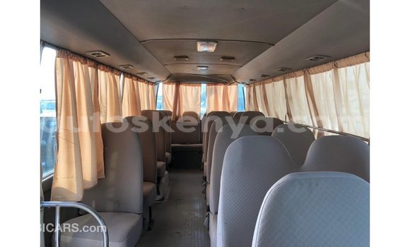 Nunua Imported Toyota Coaster Nyeupe Gari ndani ya Import - Dubai nchini Kati Kenya Nunua Imported Toyota Coaster Nyeupe Gari ndani ya Import - Dubai nchini Kati Kenya
